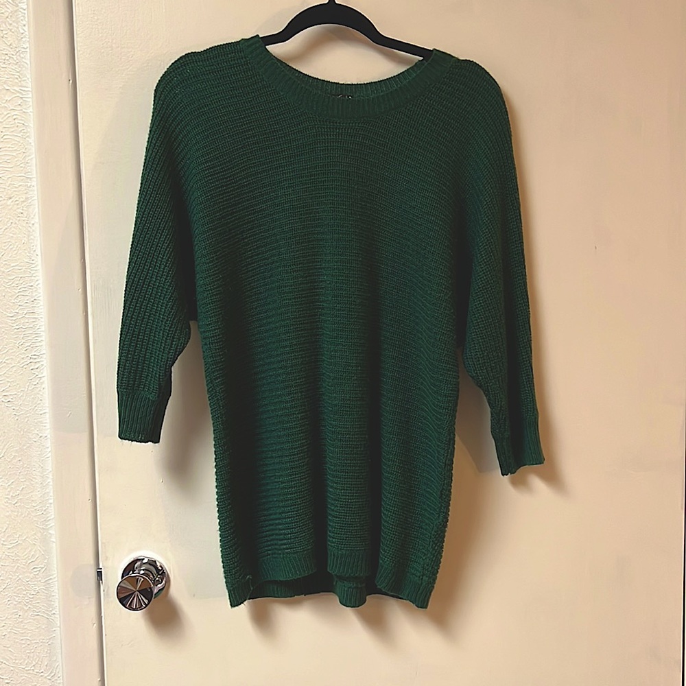Forrest Green 3/4 Sleeve Sweater. Size Large.